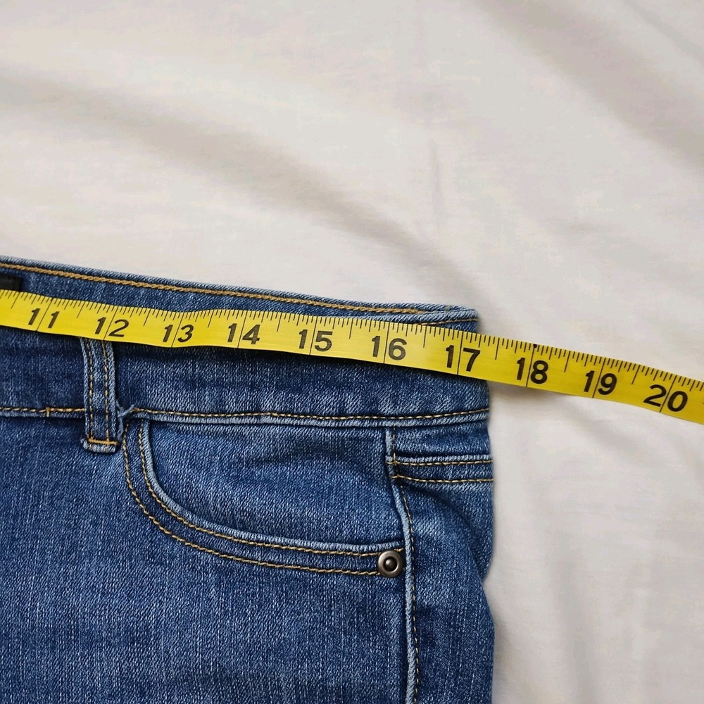 Daisy Fuentes Women's Size 10 Denim 5 Pocket Stretch Blue Jeans Straight Leg - Picture 6 of 12
